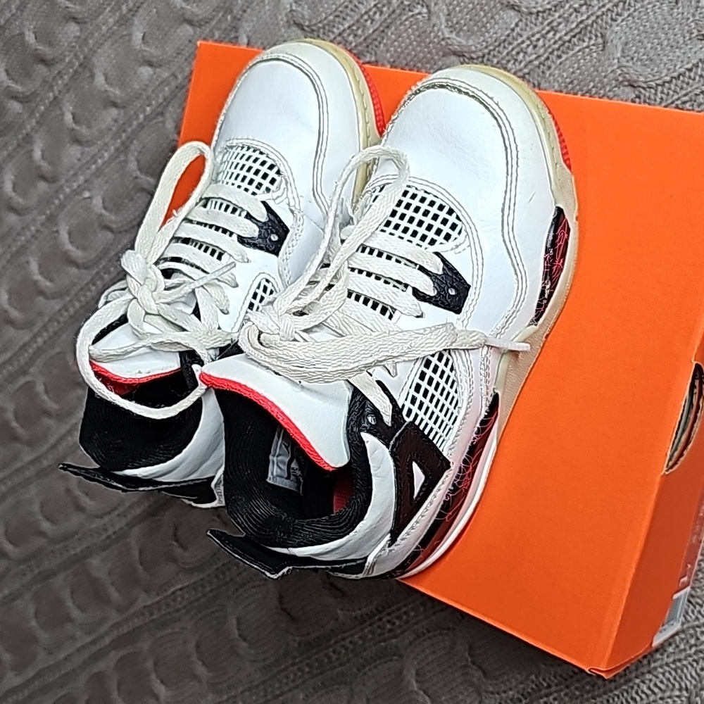 Kids Jordan 5 Retro Sneakers